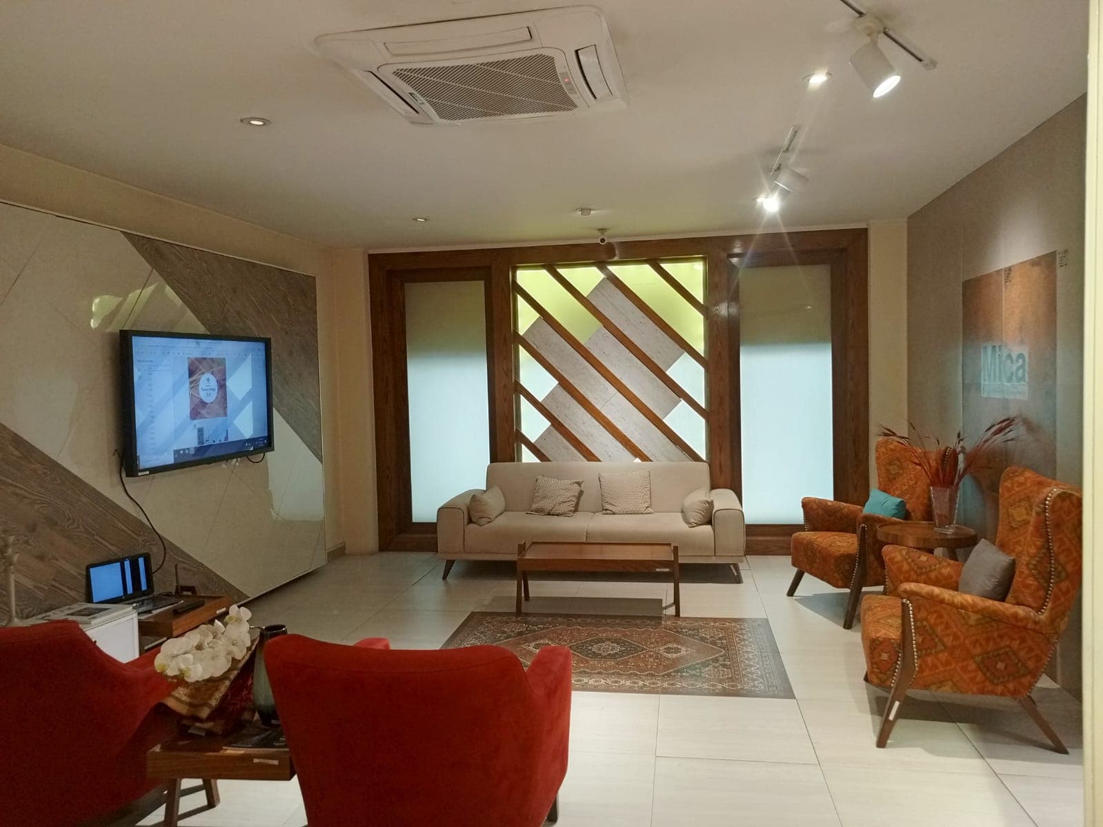 Cream Living Room Floor Tiles